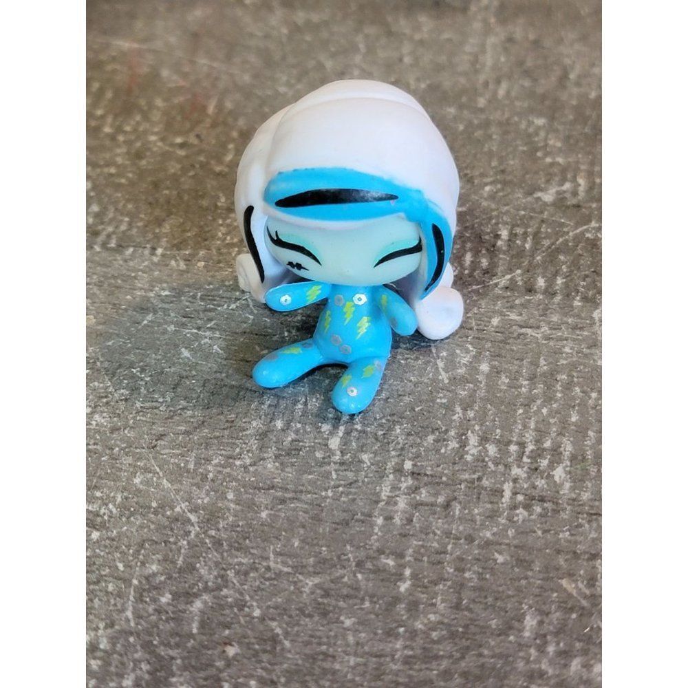 Mattel 2015 white blue doll‎ girl Thunderbolt toy figure